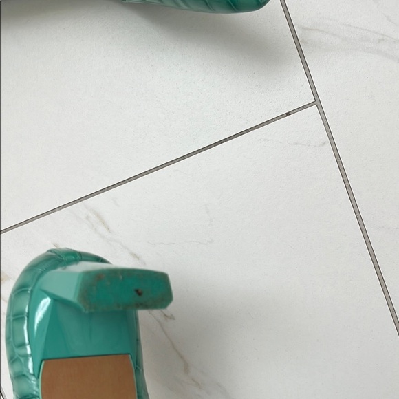 Green Croc-Embossed Women's Heels - Vince Camuto Size 11 - Picture 8 of 11